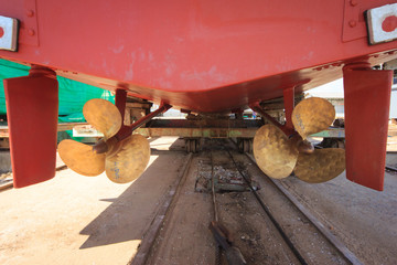 Two-blade propeller, made ​​of brass on the stocks
