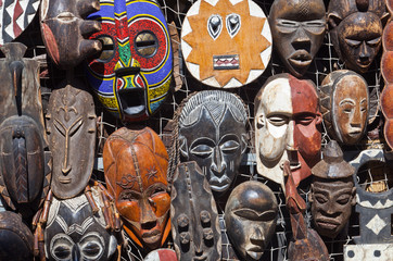 African masks for sell - obrazy, fototapety, plakaty