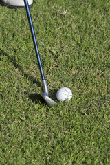 Giocando a golf