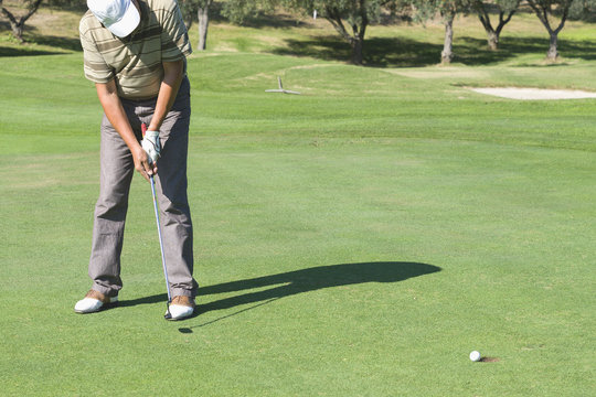 Play a golf