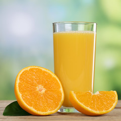 Sommer, Sonne, Orangen und Orangensaft