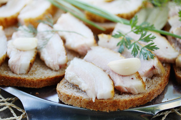 Ukrainian lard with garlic