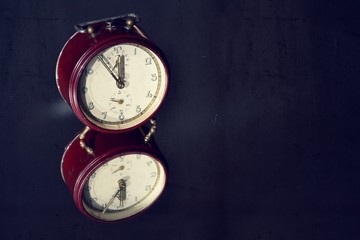 Filtered picture of a vintage alarm clock