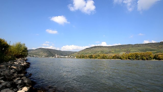 am Mittelrhein 7