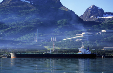 Oil Tanker © Lars Johansson