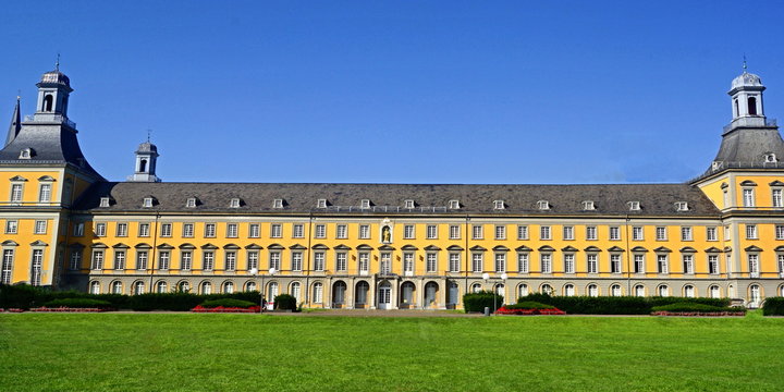 Schloss + Universität in BONN