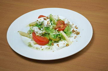 Italian salad with cheese