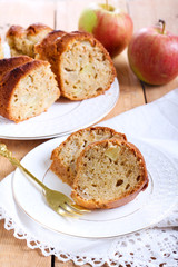 Spicy apple ring cake