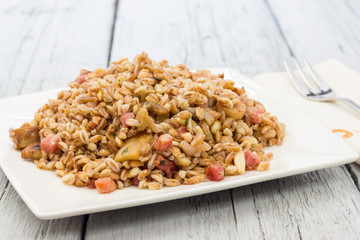 Spelt with mushrooms and bacon