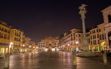 Fototapeta na wymiar Padua - Piazza dei Signori square with the st. Mark column