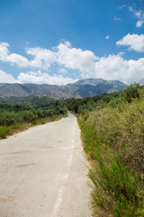 Fototapeta na wymiar Straße in den Gebirgen auf Kreta