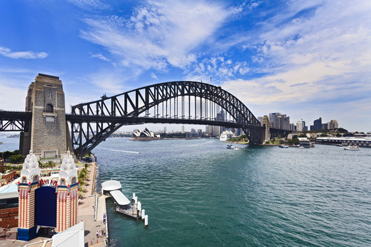 Sydney Luna Ferry City Up