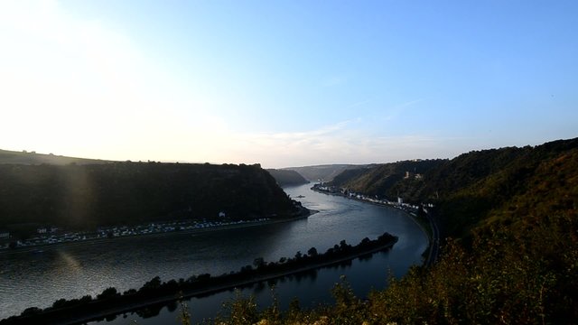 am Mittelrhein 10