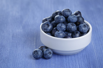 organic ripe blueberries in bowl