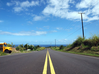 海を望むカントリーロード