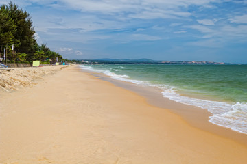 Fototapeta na wymiar Mui ne beach in sunny day, Vietnam.