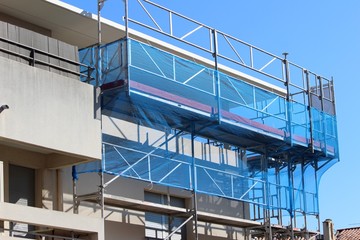 Echafaudage sur immeuble en construction