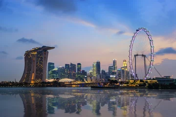 Tuinposter Singapore city skyline at Marina Bay © Noppasinw
