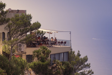 Restaurant mit Meerblick