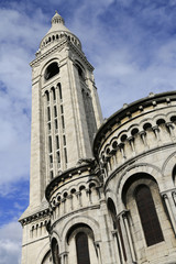 Fototapeta na wymiar Glockenturm der Kirche Sacre-Coeur in Paris