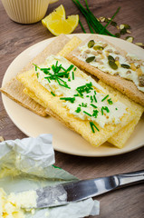 Crisp Crispbread with cheese spread with chives and seeds