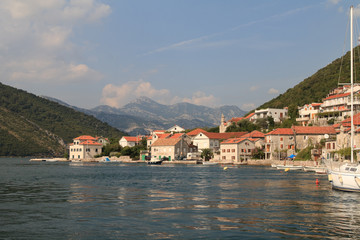 Fototapeta na wymiar The ancient town of Perast in Montenegro