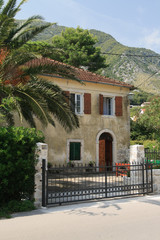 Fototapeta na wymiar old house in a small village in Montenegro