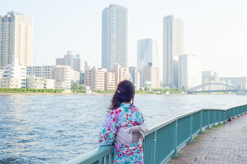Fototapeta na wymiar Japanese girl wearing Yukata