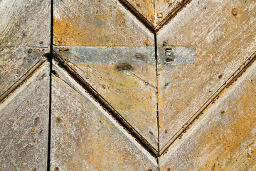 cross lombardy   antonino   rusty brass brown knocker