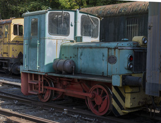 Fototapeta na wymiar old rusted train locomotive at trainstation hombourg