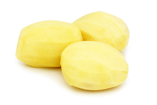 Pommes de terre &eacute;pluch&eacute;es