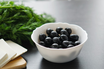 olives in a bowl