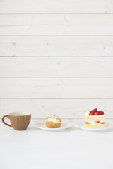 ショートケーキとシュークリーム