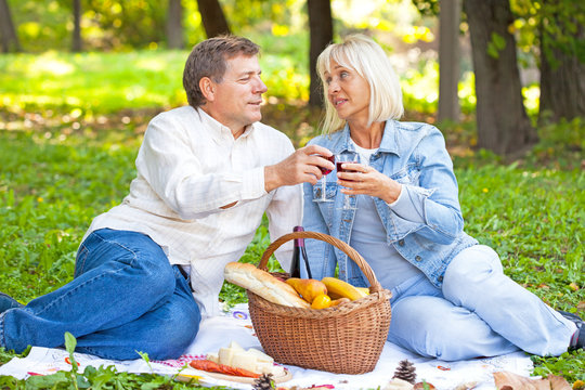 Senior couple on a picnic