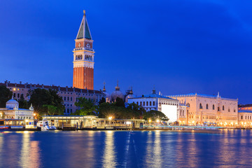 Venedig in der Dämmerung, Italien © SCStock