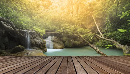 Foto op Canvas houten terras tegen prachtige kalkstenen watervallen © stockphoto mania