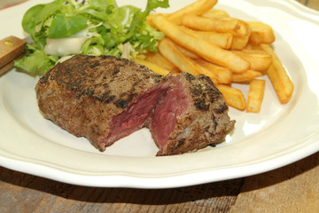 pavé de boeuf et frites