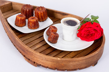 café canelés plateau en bois