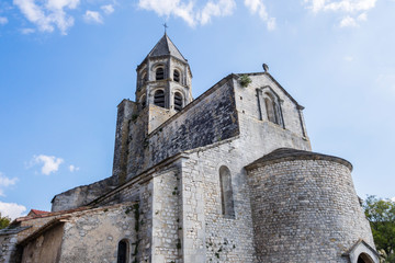 Fototapeta na wymiar Eglise Saint-Michel La Garde-Adhémar