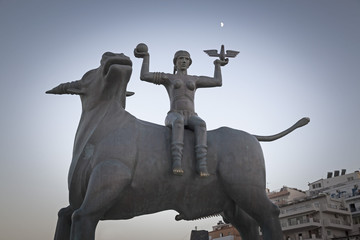 Statue, Agios Nikoloas Harbour, Crete © occupied_spaces