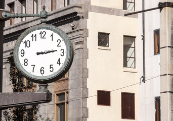 Fototapeta na wymiar Clock downtown in Miami, Florida, USA