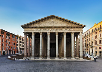 Obraz na płótnie Canvas Rome Pantheon Front Rise