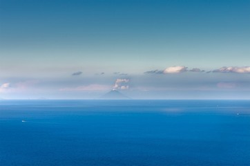 Obraz premium Stromboli island wiew from Tindari,Messina.