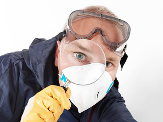 Pest controler with magnifier