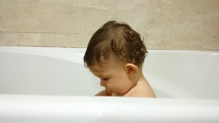 Bebé en el baño