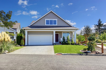 House with beautiful curb appeal. Washington real estate.