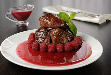 Chicken liver with raspberry sauce