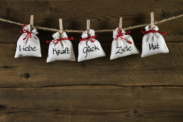 Geschenke von Herzen zum Geburtstag und als Hochzeitskarte