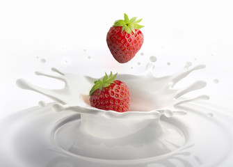 2 Erdbeeren und Milch