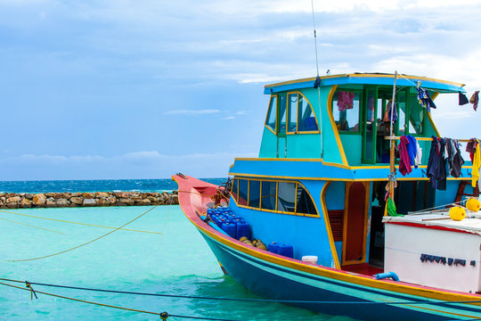 Rest in Paradise - Malediven - Fischerboot mit frisch gewaschene